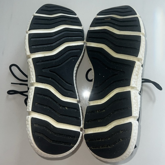 Adidas Hover Boost 88-Y Fashion Runner Shoes Black Bright Green Accents size 44 - Picture 5 of 6